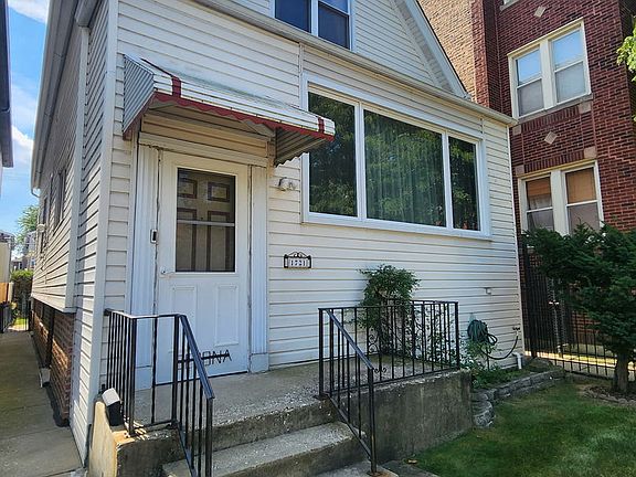 2nd image of 1721 W Foster Ave
