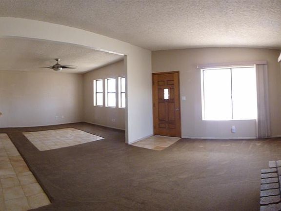 3rd image of 1691 E La Entrada Dr