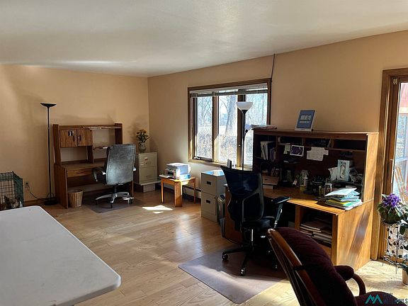 4th image of 769 Diane Ave