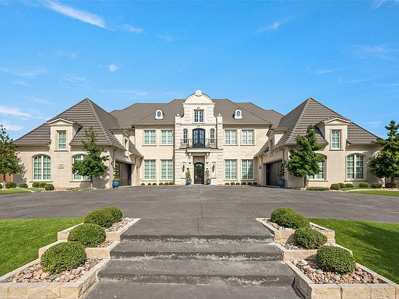 3rd image of 1112 Lake Carillon Ln