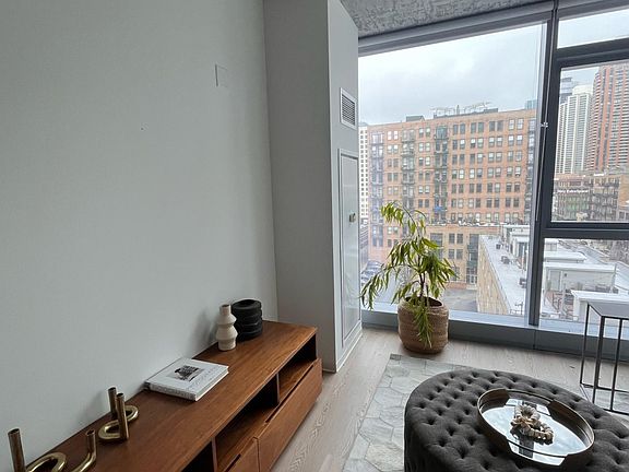3rd image of 1420 S Wabash Ave #507