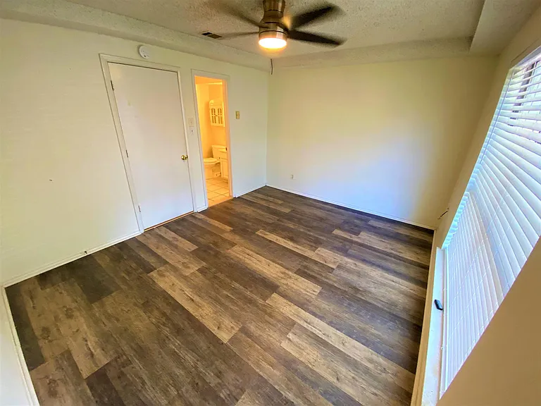 223 Hood St — Photo 11