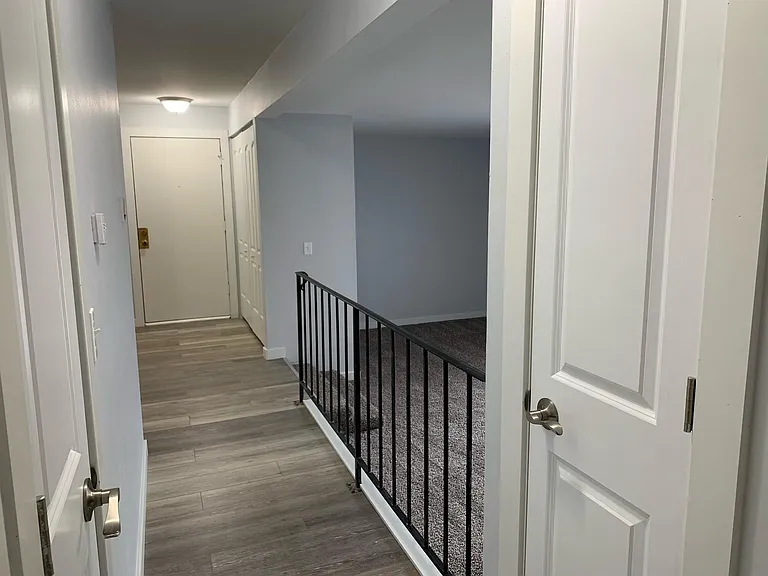 2620 W Custer Ave — Photo 2