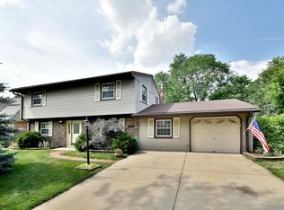 1910 Wayland Ln, Schaumburg, IL 60193
