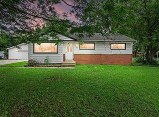 5306 W Calumet Rd, Milwaukee, WI 53223