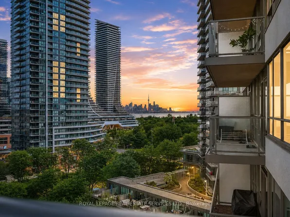 15 Legion Rd #904, Toronto, ON M8V 0A9