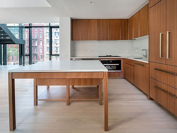 3rd image of 500 W 45th St Unit 310