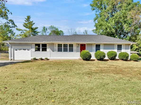 1567 Maple Ln, Ballwin, MO 63011