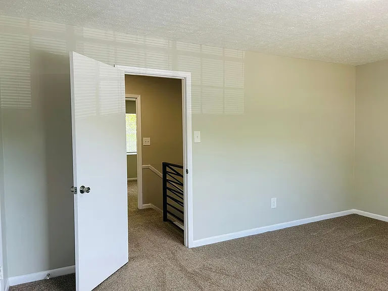 513 Toombs St — Photo 15