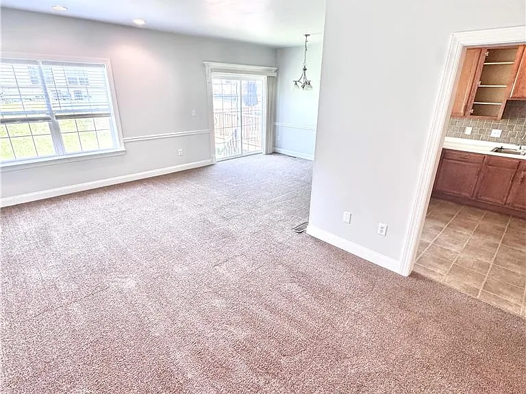 309 Maple Ct — Photo 8