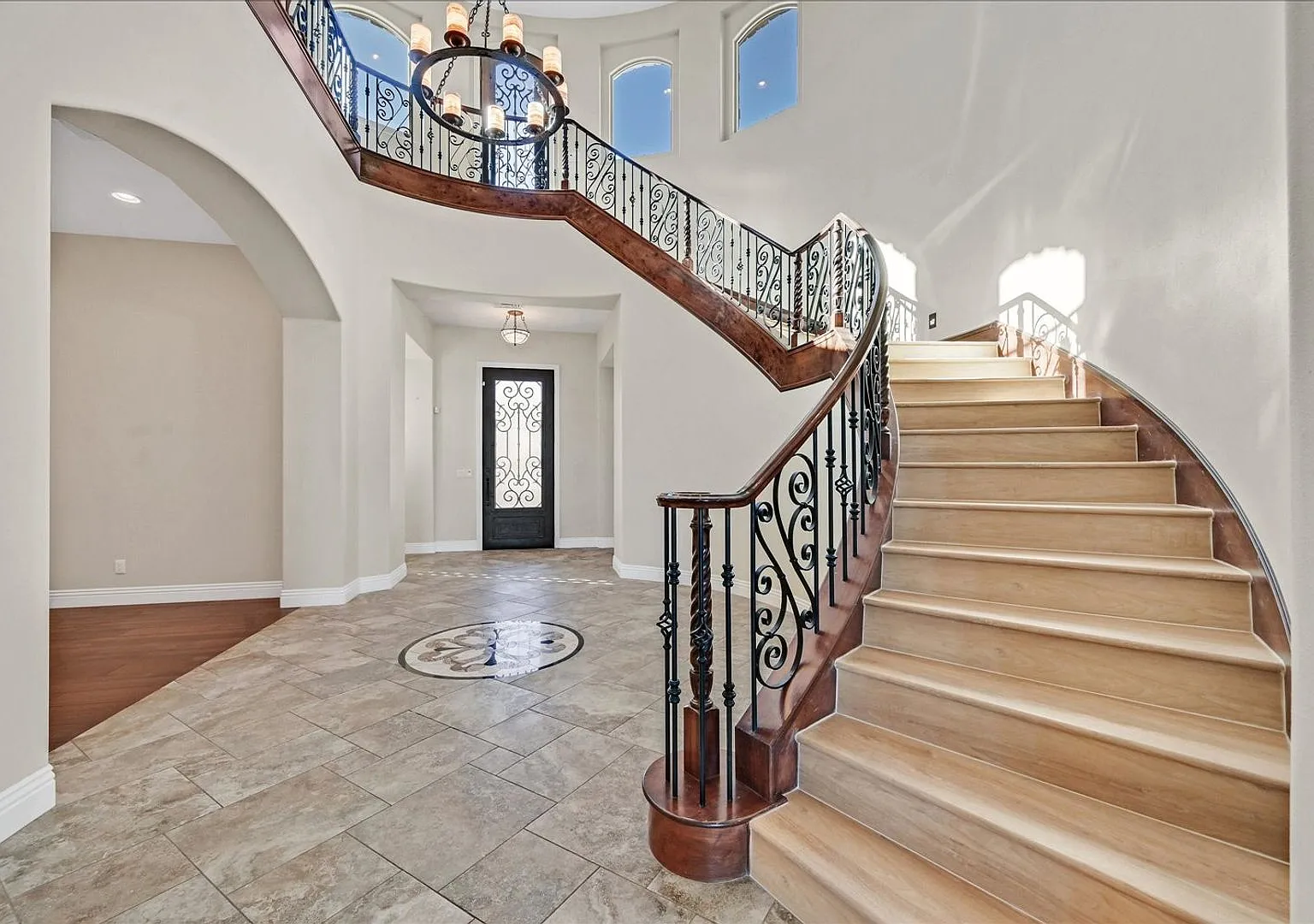 Custom Luxury Home with Strip and Mountain Views! — Photo 3