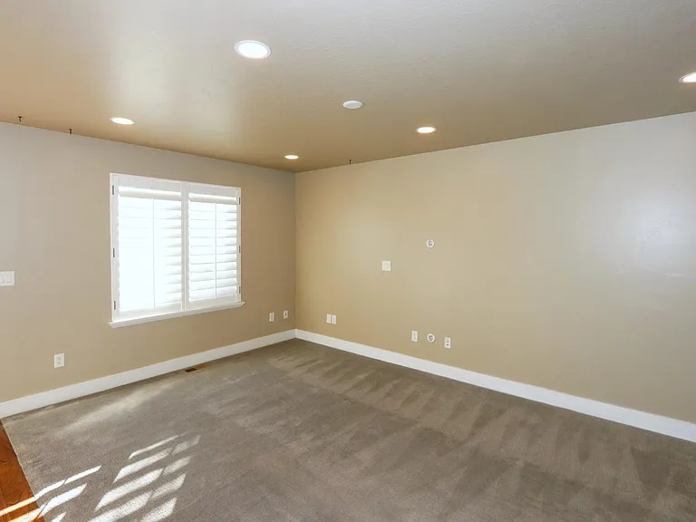 2088 S Orchard Dr — Photo 3