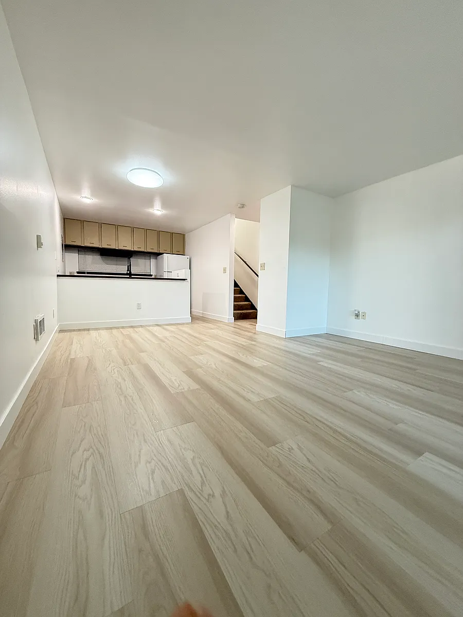 Building Photo - 4745 Ravenna Ave NE #4745