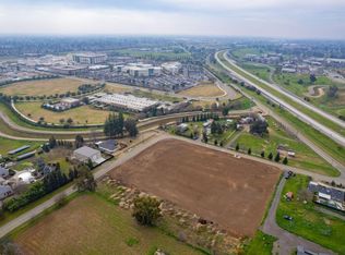 1 Locan Ave, Clovis, CA 93619