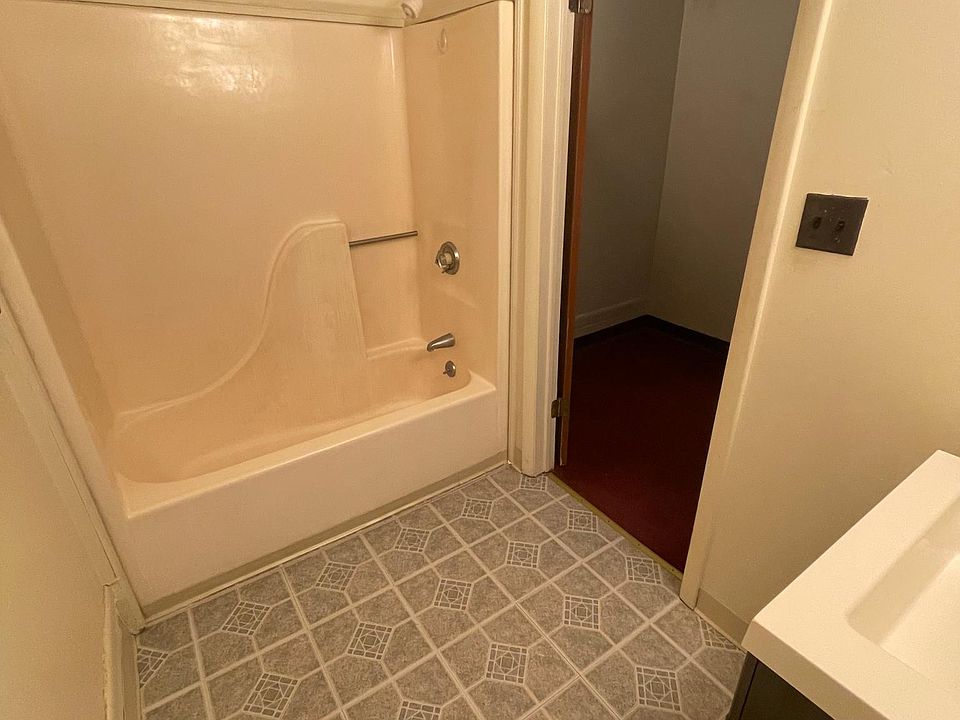 181 Main St Whitesboro, NY, 13492 Apartments for Rent Zillow