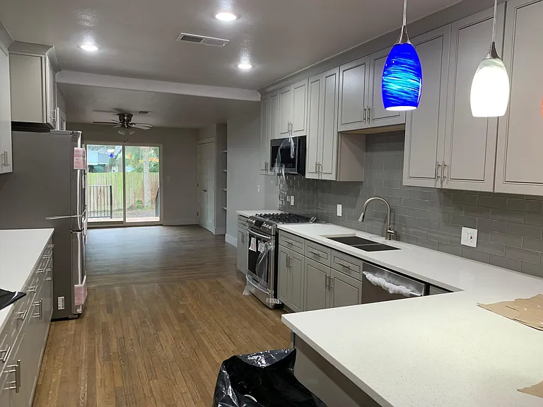 709 Harris Ave — Photo 7