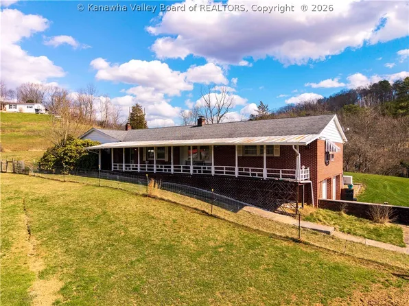 609 Frozen Camp Creek Rd, Gay, WV 25244