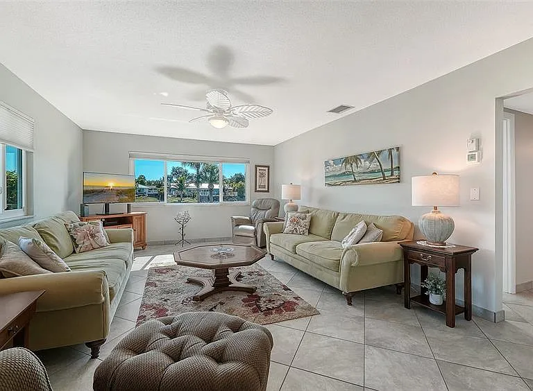 2657 Riverbluff Pkwy #V-122 — Photo 5