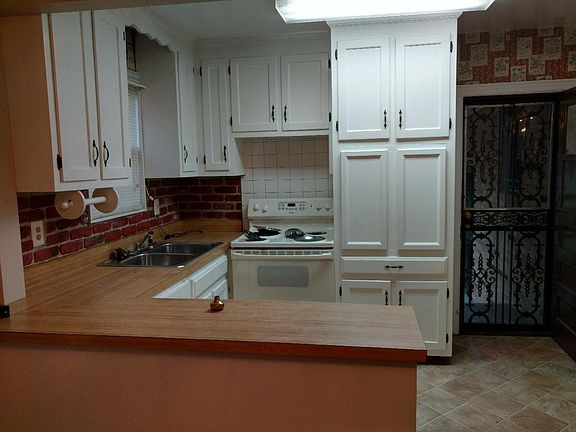2nd image of 1126 Evergreen Ave
