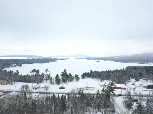 27 Lewis St, Greenville, ME 04441