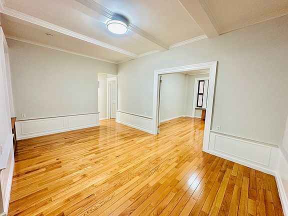 2nd image of 115 W 71st St APT 3A