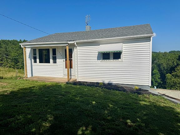 2nd image of 1579 Tower Rd