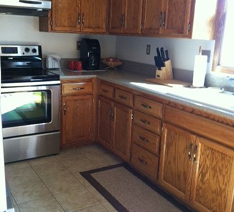Tile floor - Granite counter