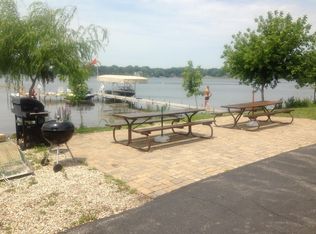 910 Diamond Lake Rd APT 10, Mundelein, IL 60060