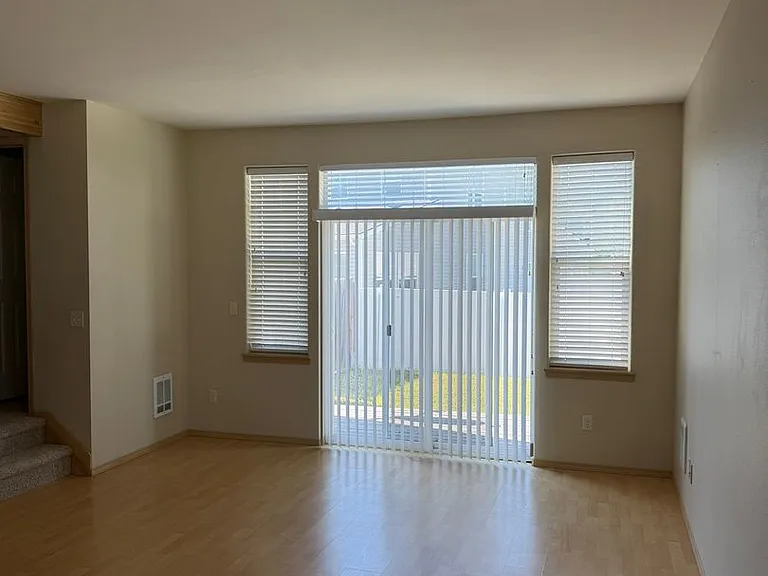 1224 8th St W — Photo 11