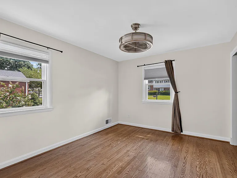 3919 N Chesterbrook Rd — Photo 10