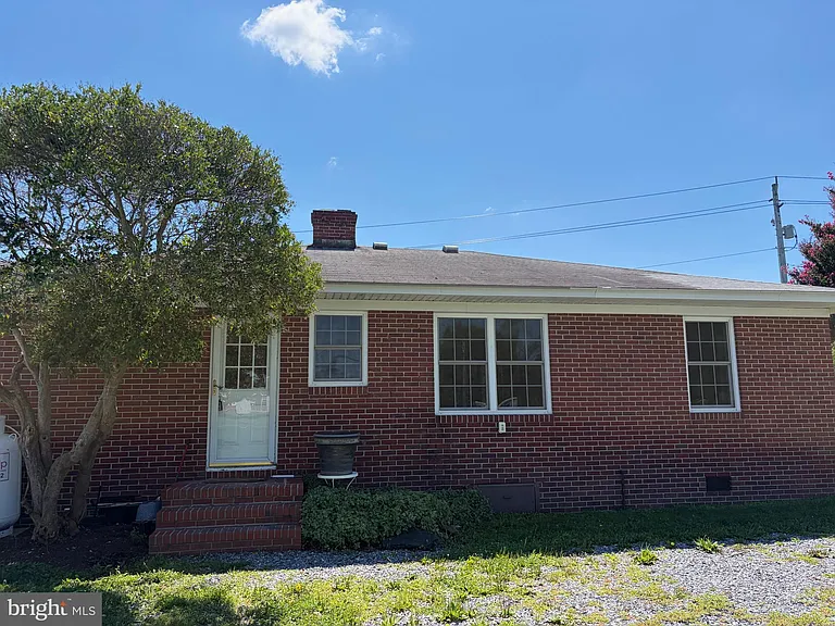 9005 Centreville Rd — Photo 3