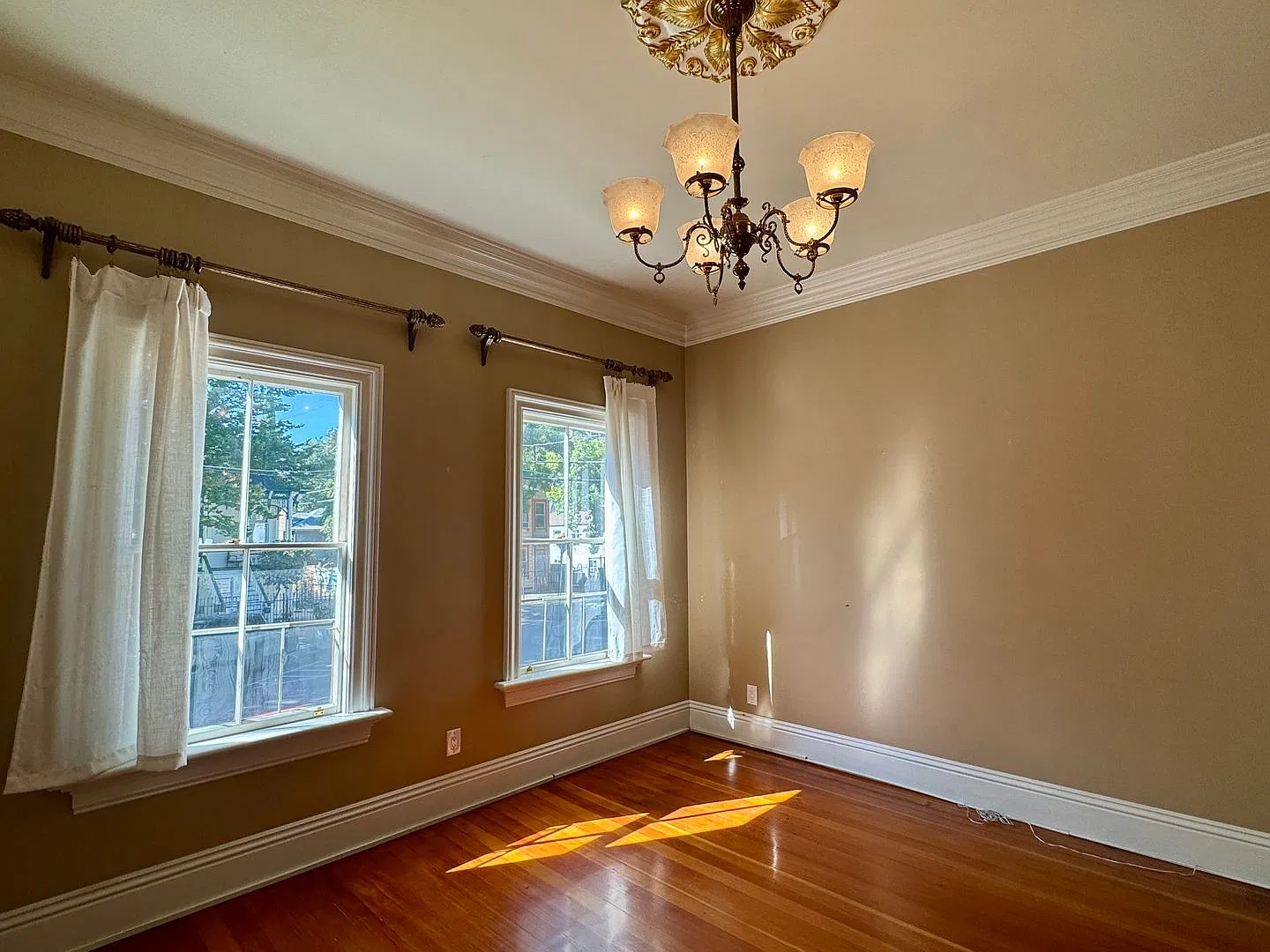 51913 — Photo 2