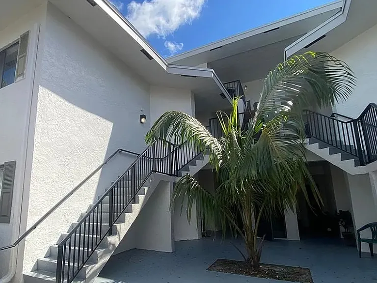 2445 SW 18th Ter #220 — Photo 20