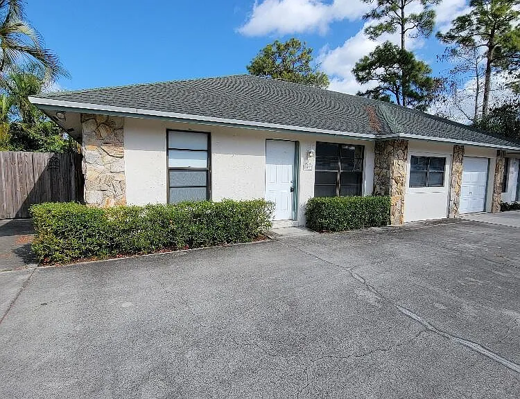 1087 Goldenrod Rd — Photo 1