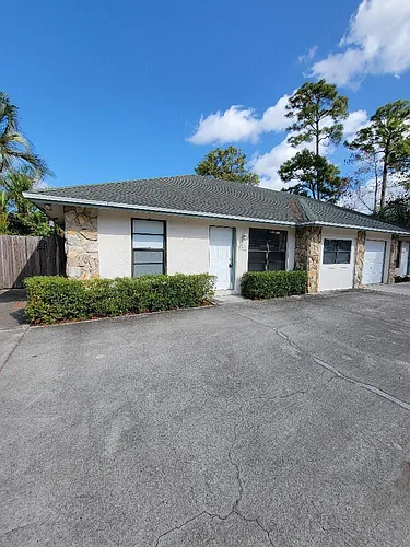 1087 Goldenrod Rd Photo 1