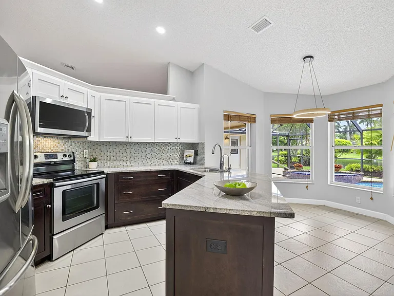1230 Fairfax Ct — Photo 27