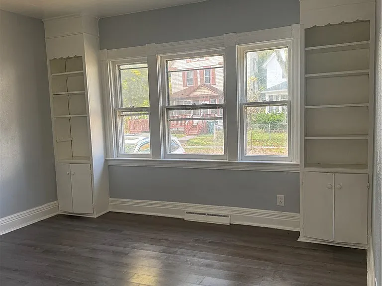 686 Seward St — Photo 8