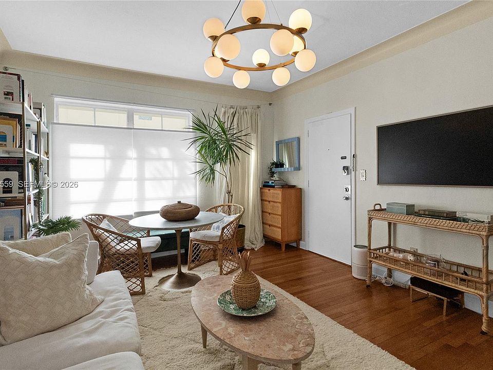 1st image of 826 Euclid Ave APT 11