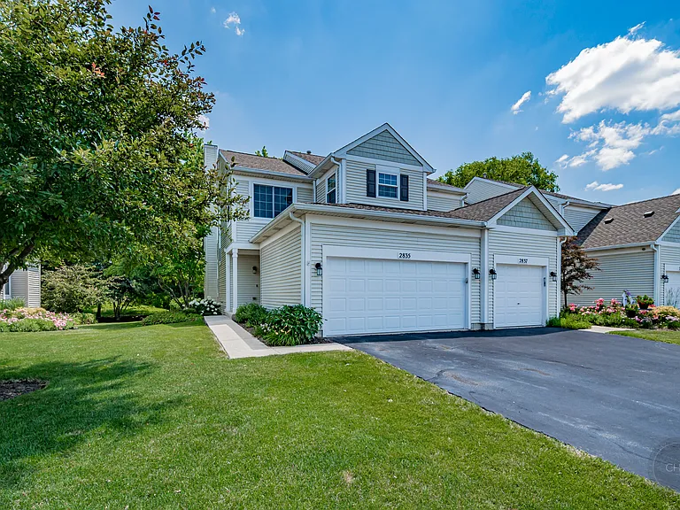 2835 White Thorn Cir — Photo 1