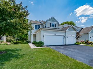 2835 White Thorn Cir, Naperville, IL 60564