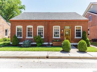 922 S 3rd St, Saint Charles, MO 63301