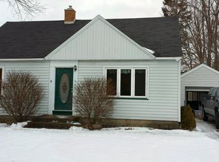 860 S Brookside Dr, Norton Shores, MI 49441