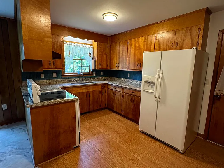 4220 Oakridge Dr — Photo 7