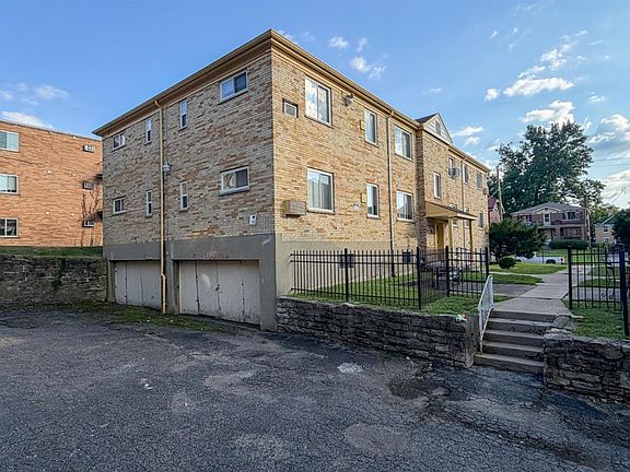 4th image of 2896 Harrison Ave