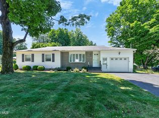 24 Wanda Ct, Troy, NY 12180