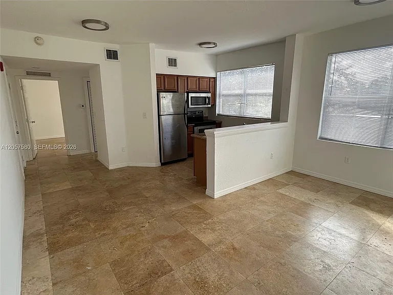 953 SW 10th St #1 — Photo 1