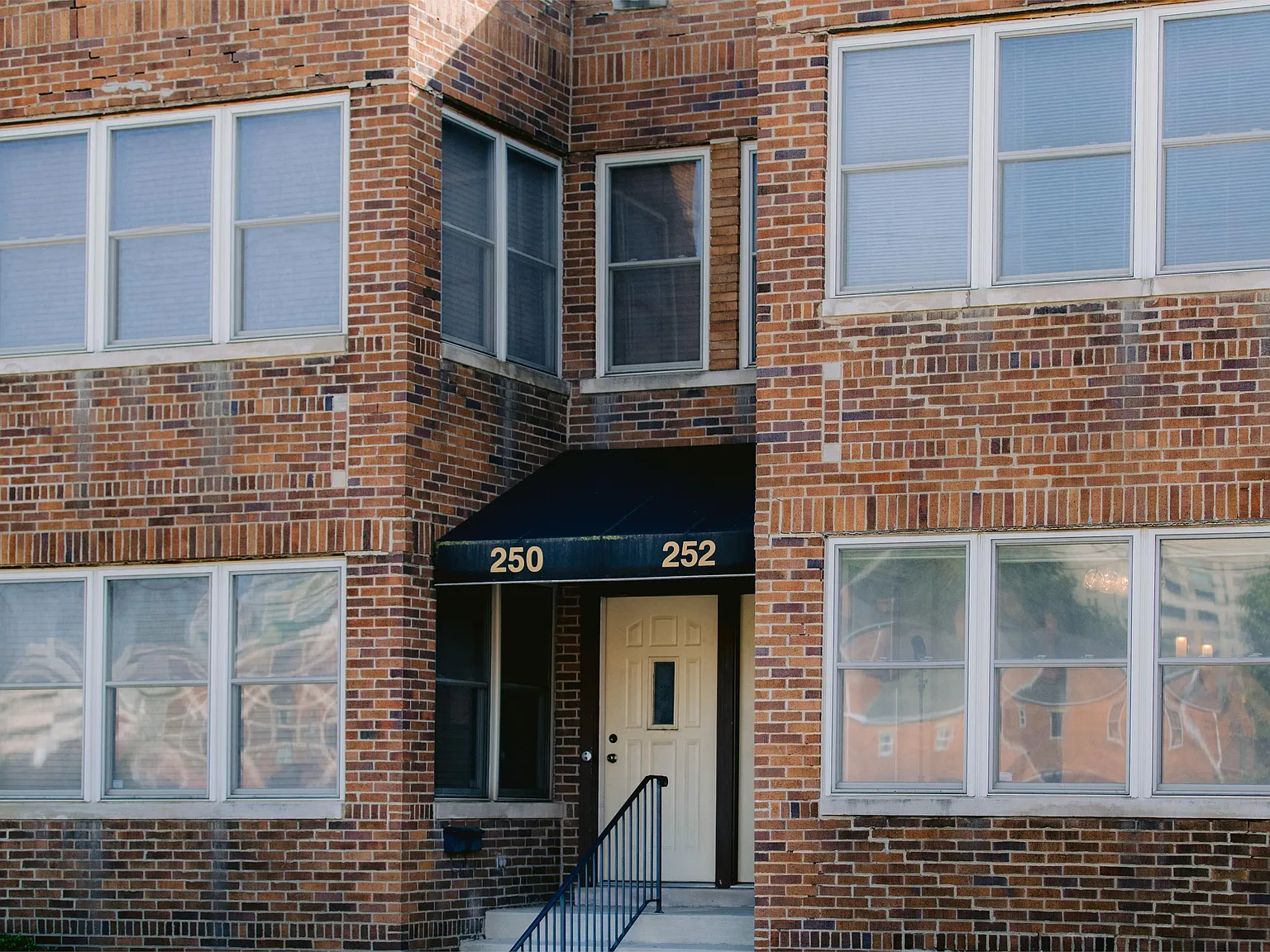 252 S Washington Avenue - 252 S Washington Avenue — Photo 2