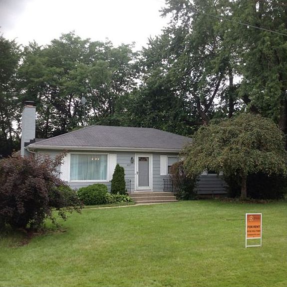 1st image of 1837 Covington Dr SE