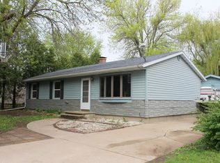 417 S 3rd St, Winneconne, WI 54986