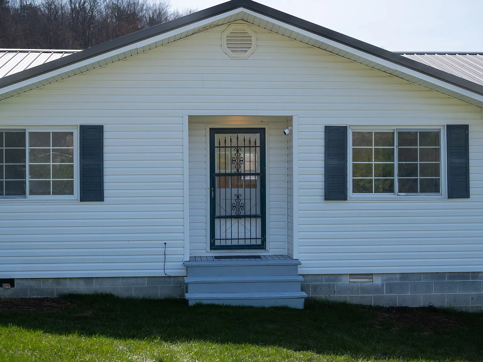 4 bed, 1438 sqft, $1,600 — Photo 2